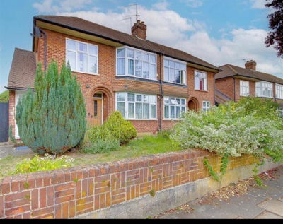 Lovely double room available in flat share EN1 Main Photo