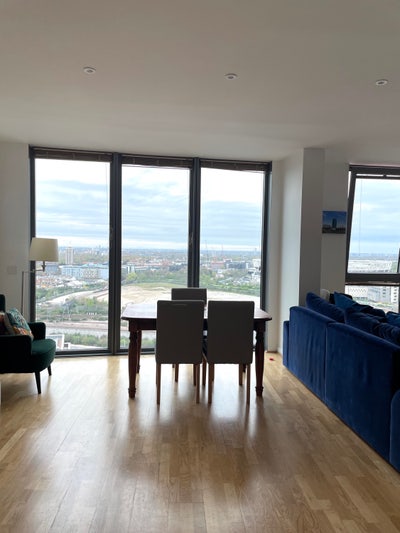 Spacious 2 bedroom, 3 bathroom Penthouse Main Photo