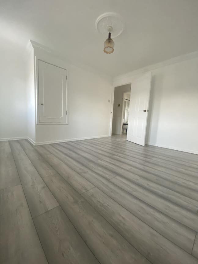 🏡⭐️ whole 2 bedroom property 🏡⭐️  Main Photo