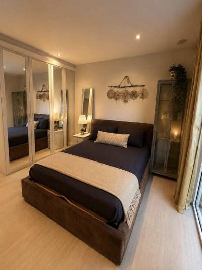 🏡 Spacious Ensuite - Furnished - E16  Main Photo