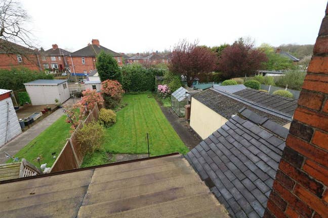 Room for Rent in ST2 Area  Main Photo