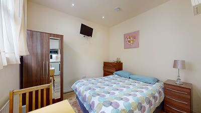 Most Bills Included- Studio in Willesden Green Main Photo