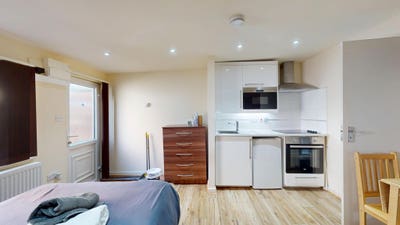 Most Bills Included- Studio in Willesden- View It Main Photo