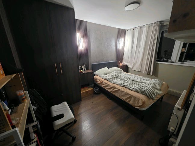 Double Room in Newly Refurbished flat West Kensing Main Photo