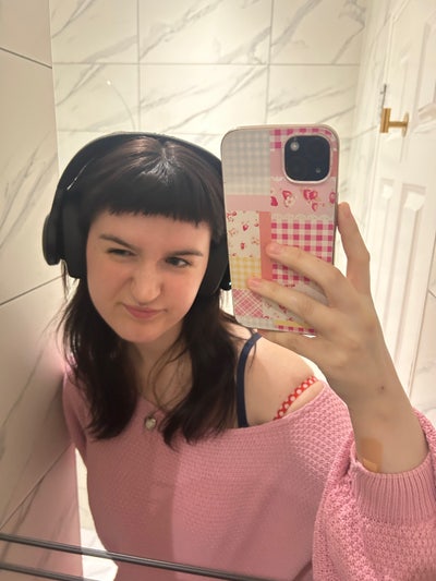 20yr old looking for a room or flatmates :)  Main Photo