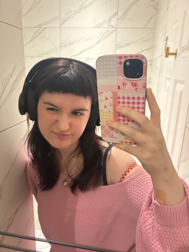 20yr old looking for a room or flatmates :)  Main Photo