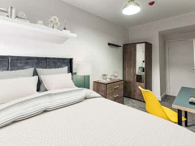 Professional House Share Available In Oldham 😍 Main Photo