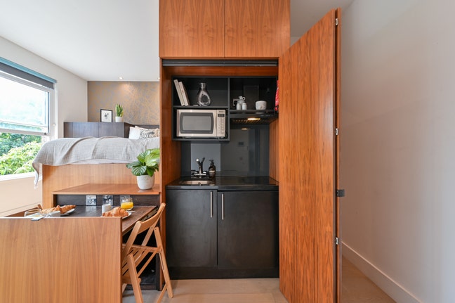 Superior Studio | Spacious Studio Apartment in Wes Main Photo