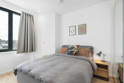 2 Bed Standard | Stylish 2 Bedroom Apartment in Re Main Photo