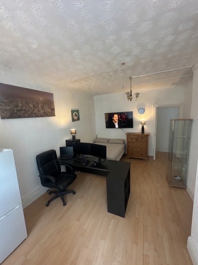 Large Double room with ensuite Main Photo