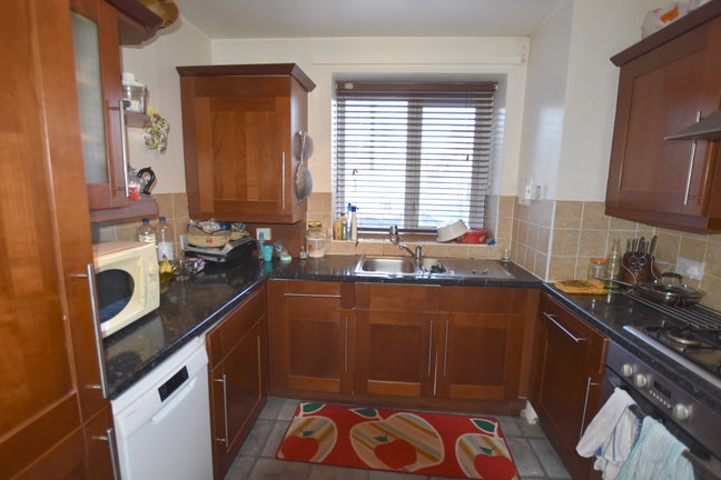 2 Bedroom Apt - Shepherds Bush Main Photo
