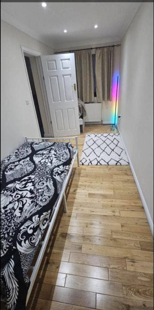 Luxury Ensuite Room for Rent- London SE12 Main Photo
