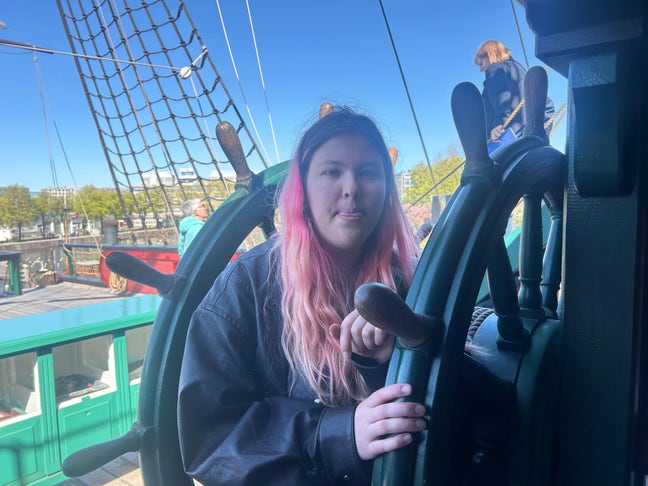 Looking for one more person for application  Main Photo