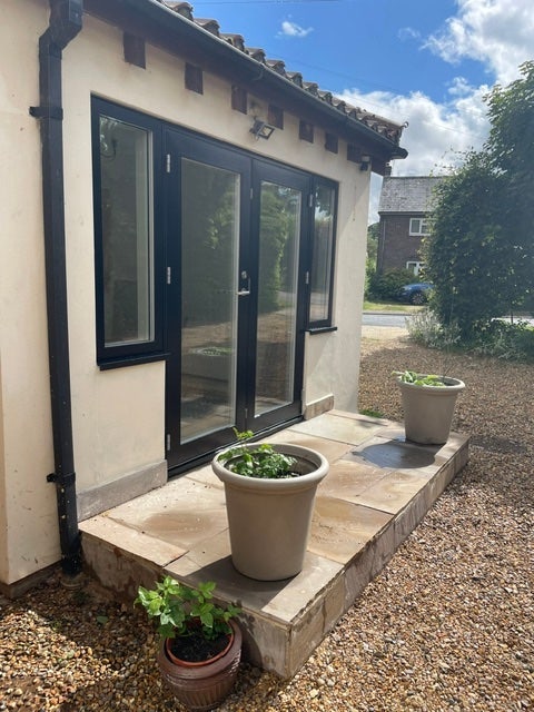 2 bed self contained garden flat / annex Main Photo
