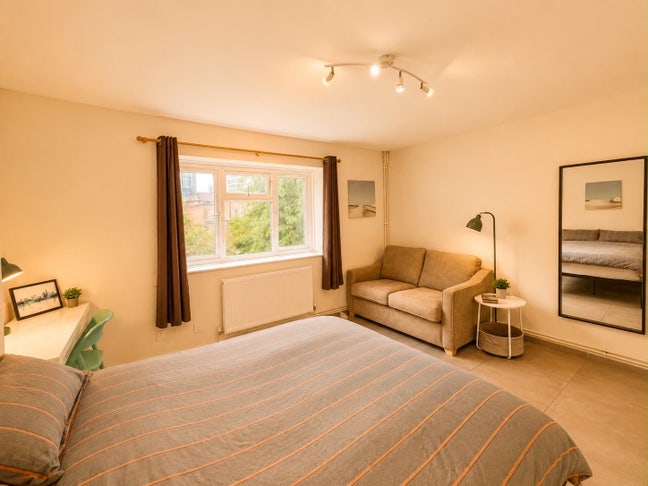 Awesome room in Old street - Hoxton.  Main Photo