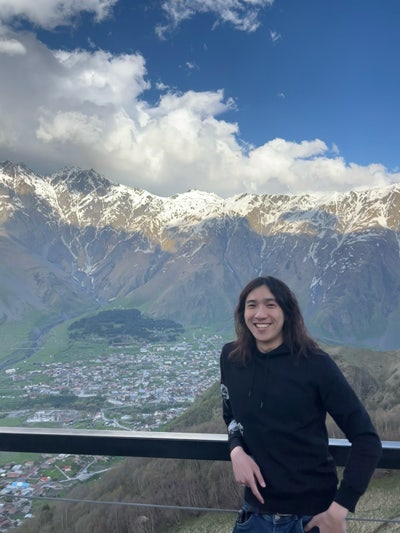 24-y/o looking for a room or to buddy up Main Photo