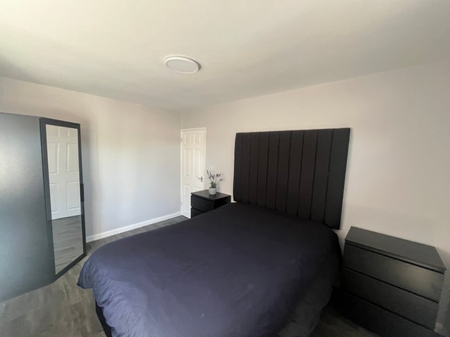 Fully refurbished  luxury large  2 bedroom flat  Main Photo
