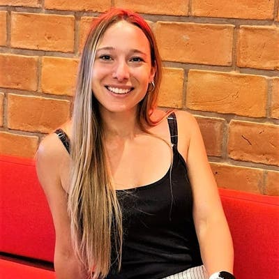 Professional Female seeks a single or double room Main Photo