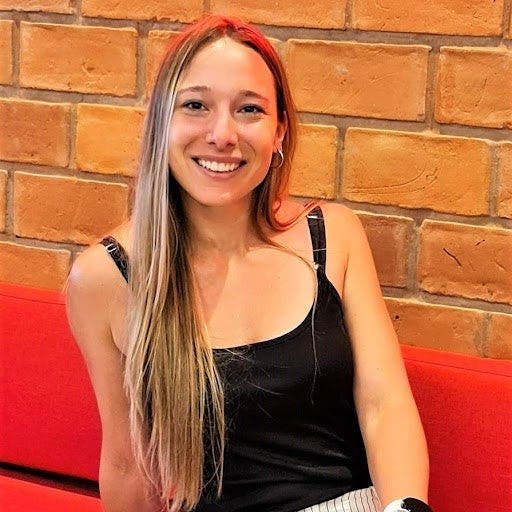 Professional Female seeks a single or double room Main Photo