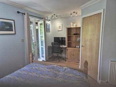 Double room en suite with balcony @ &pound;1200pm incl Main Photo