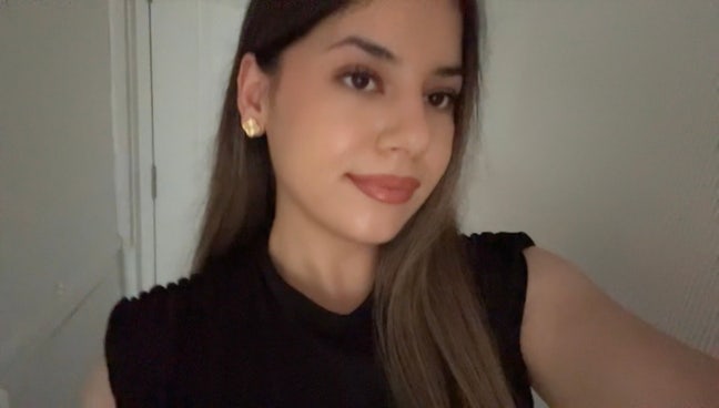 21 professional looking for girls only flatshare Main Photo