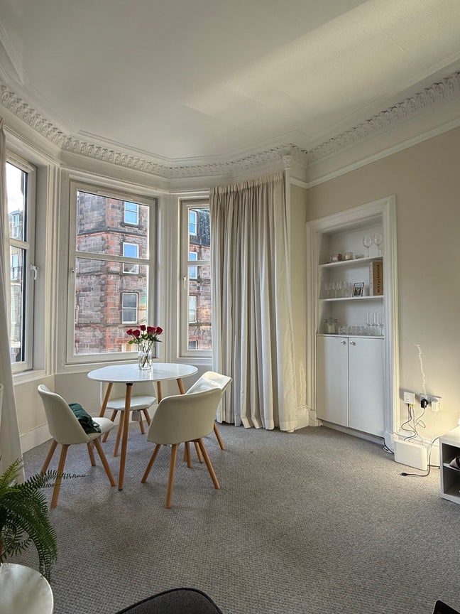 Double room in great Stockbridge 2 bed flat Main Photo