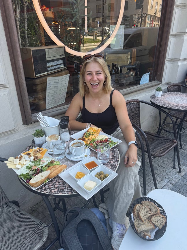 Northern outdoorsy gal looking for a double r... Main Photo