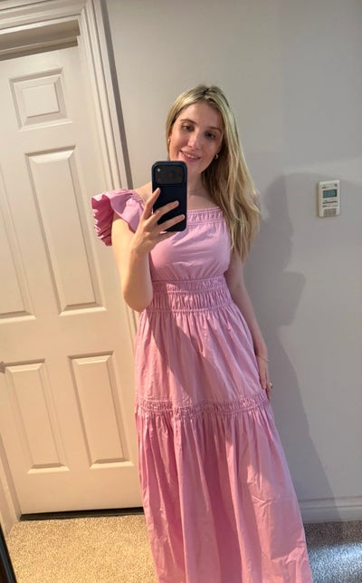 Hi, I’m Laura, a 28-year-old from Jersey in... Main Photo