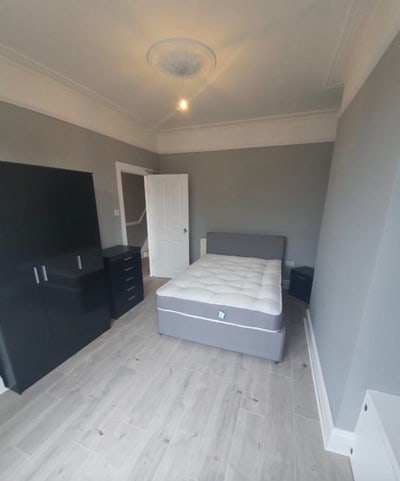 On benefits? Call us now to be housed  Main Photo