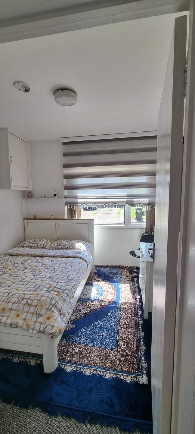 Room to rent Main Photo