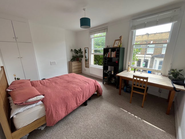 Huge room in SE17!  Main Photo