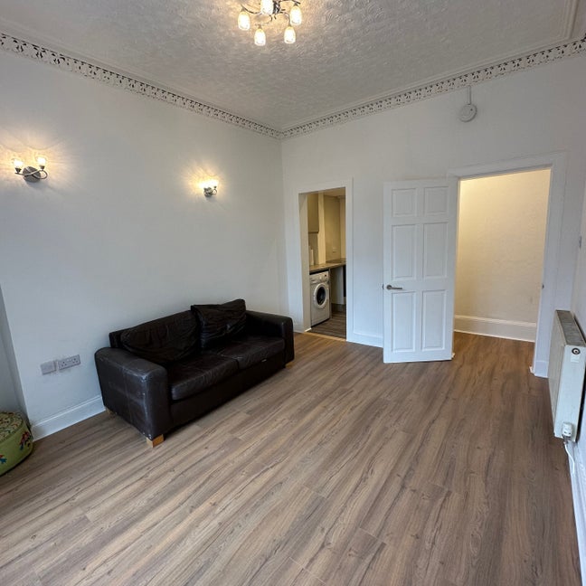 Refurbished 2 Bed flat in the heart of Leith Main Photo