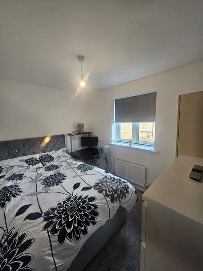1 Room to let in a 3bed flat in walsall Main Photo