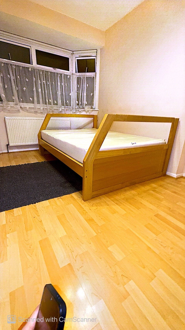 1 double rooms available in Edgware Main Photo