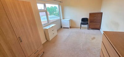 1 bed flat, Stockport, parking new carpets transpo Main Photo