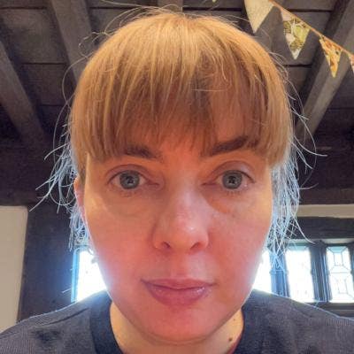 Hi I’m Karrie, I’m 42 and looking for a d... Main Photo