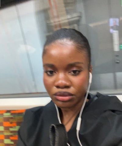 I am a professional female aged 25. I am look... Main Photo