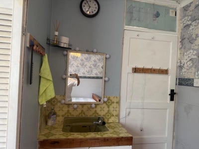 Double room with double bed with sink  Main Photo
