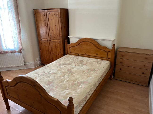 Big Double Room Available  Main Photo