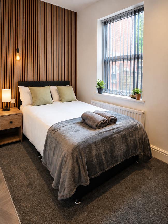 Private Ensuite Studio- Available Now Main Photo