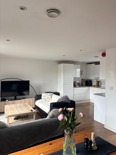 🏠 Double Room, Available 5th August – Brixton Main Photo