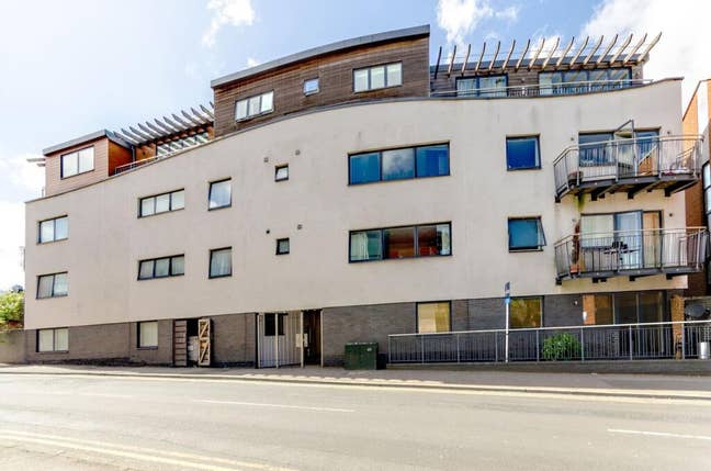 Lovely Studio Flat Right Next To The Main Station Main Photo