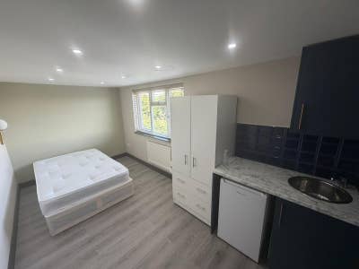 DSS - Studio Flat Available in Potters Bar EN6 Main Photo