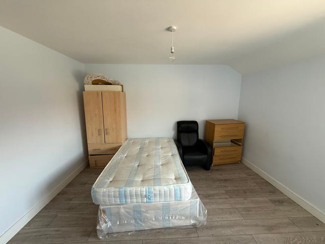 DSS - Studio Flat Available in West Drayton UB7 Main Photo