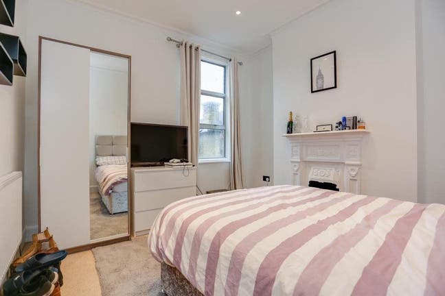 Double room in a quiet house Main Photo