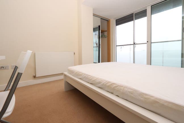 City View Room with Balcony and En-Suite SE10 Main Photo
