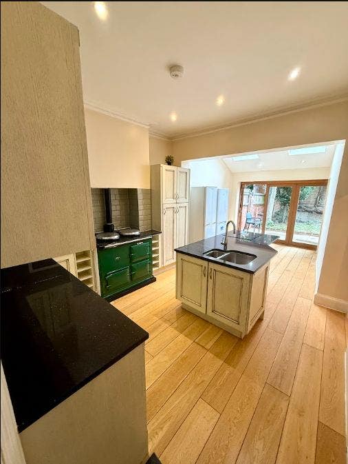 Double Room Cricklewood - 105 &pound; Pw Each Tenant Main Photo