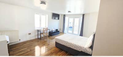 Spacious 3 Bedroom Flat- Bills Included Main Photo