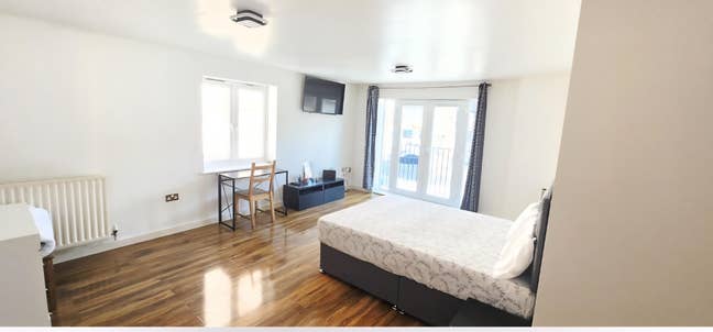 Spacious 3 Bedroom Flat- Bills Included Main Photo
