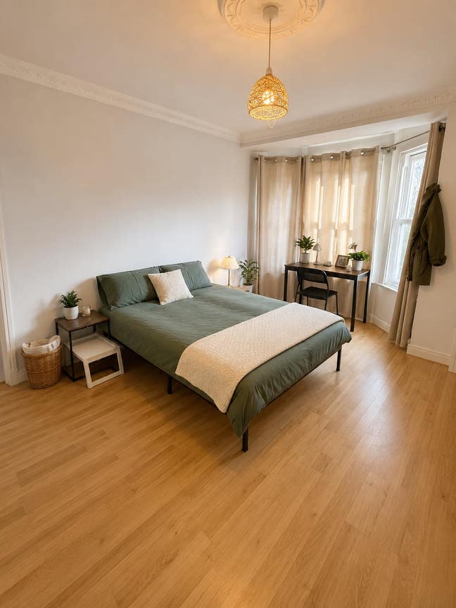 XL Bright Double Room Female 4BedFlat-Camberwell Main Photo